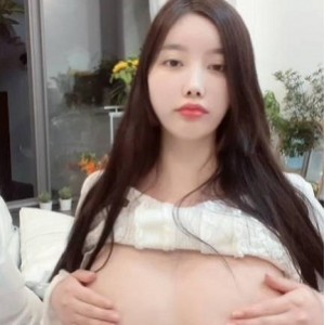 秀人网宅男女神《杨晨晨》社保姬佳作