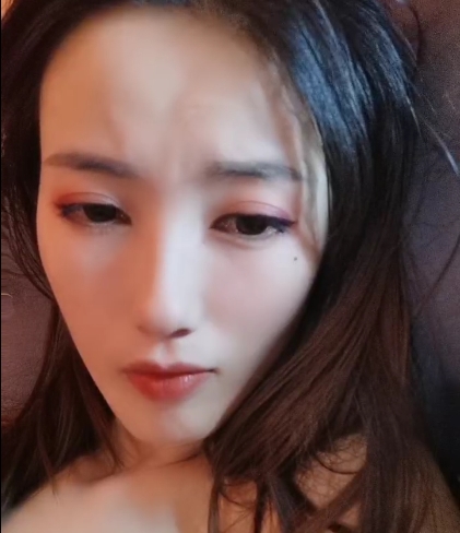 哗哩哗哩-美臀颜值女神给力出豆浆