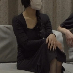 已婚少女《亿米》长腿黑丝上了我的车