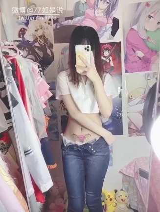 推特up主『77如是說』果體私拍