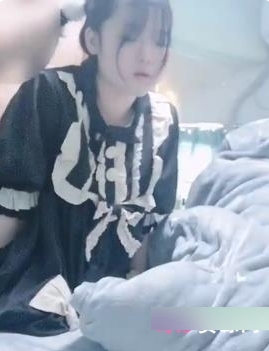 久妖大神（jimmybiiig）找个双马尾眼镜娘，长得挺纯洁的一个女孩怎么就这么不检点呢？【9V，5.8G+】