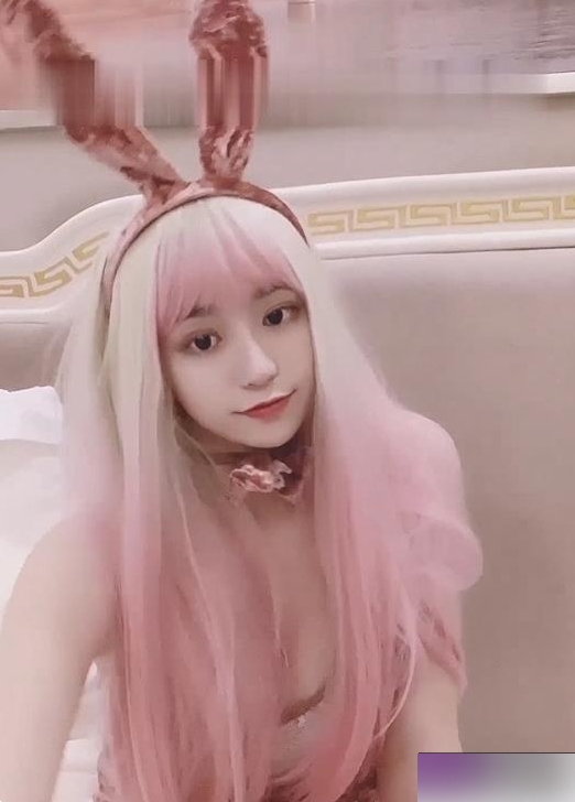 91传媒一姐（不见星空）cos粉红兔女郎，身材火辣到极致【170MB】