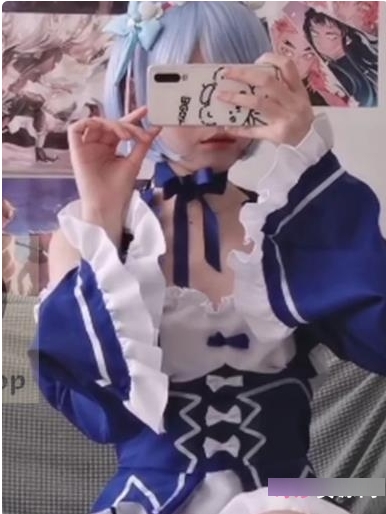 《韵韵COSER作品合集：让你沉醉在COSPLAY的魅力世界中》