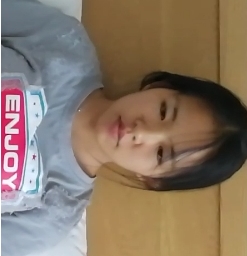 91大神与00后学妹在酒店碰面，学妹穿着白丝袜，引起了大神的注意