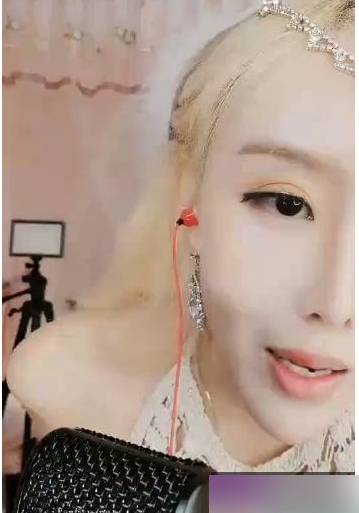 热鲨高价收费房