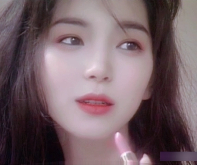 荤币：精美荤币装饰品回波：迷人回波墙纸血糙：血糙面膜，焕发肌肤活力画面：高清画面智能电视大佬：潮流大佬男士运动鞋名字：个性名字定制项链天花板：创意天花板灯，照亮您的家居生活