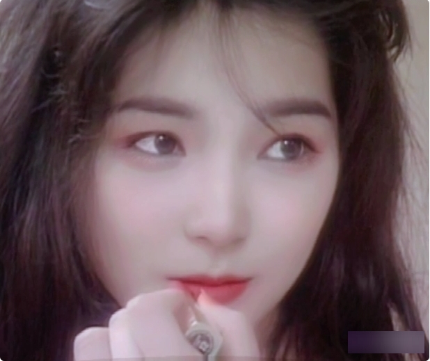 荤币：精美荤币装饰品回波：迷人回波墙纸血糙：血糙面膜，焕发肌肤活力画面：高清画面智能电视大佬：潮流大佬男士运动鞋名字：个性名字定制项链天花板：创意天花板灯，照亮您的家居生活