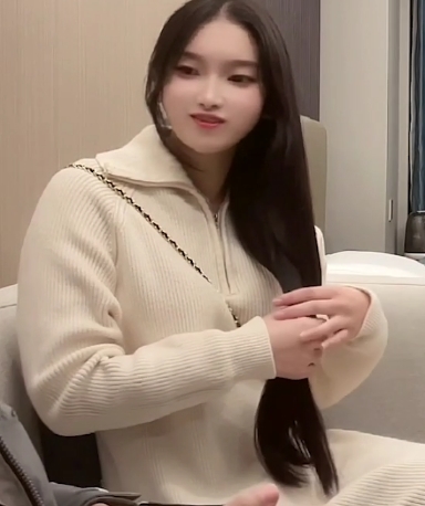 约会网红蜜桃胖臀学妹兼职边缘