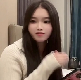 约会网红蜜桃胖臀学妹兼职边缘