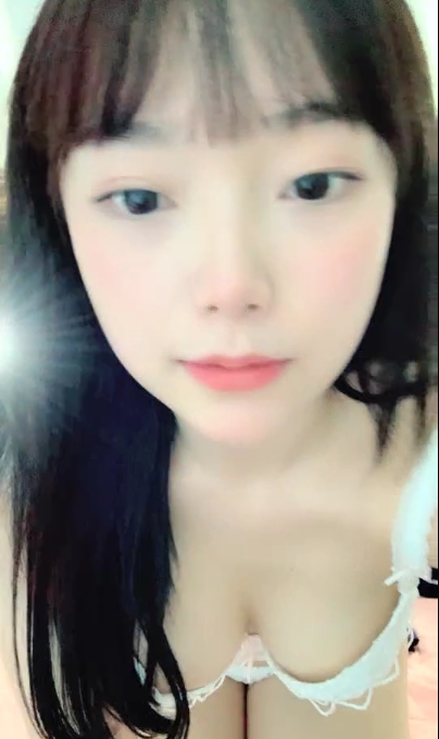 性感卡哇伊萌妹上线有趣透视装浴室诱惑1V1.98G度盘