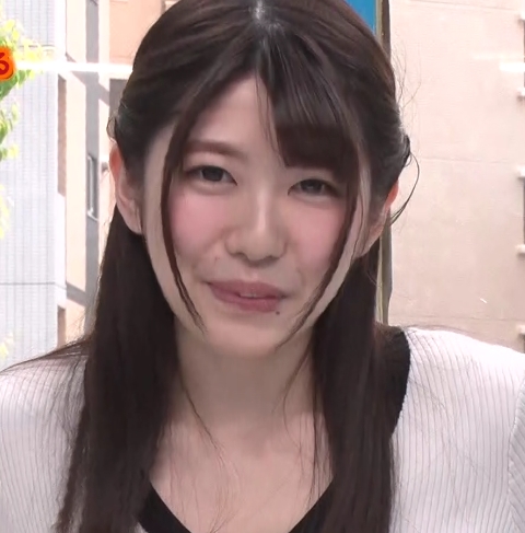 美腿妹子面试被围观