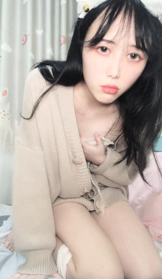 清纯系嫩妹小小卡哇伊兔耳朵内裤