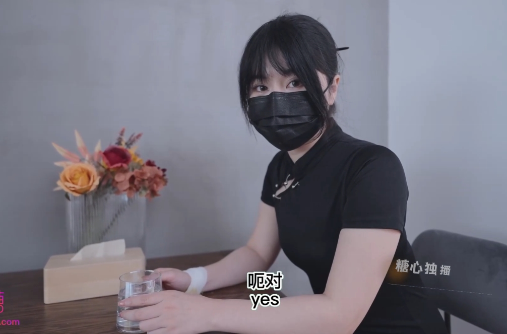 限时抢购高清合集！网红娜娜nana_taipei白嫩女神的服装丝袜美腿，20v+26.93G，立即下载！