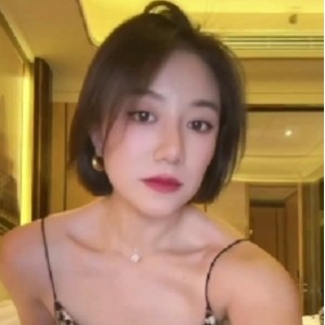 转载搬运的鹿瑶微密圈套图视频，7v，1200p，4.1G，百度盘