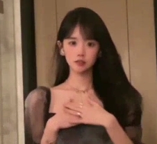 网红王冰冰甜甜的笑容视频