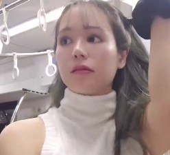 根据分割线中的内容，可以为商品取标题为：「限时优惠：ji+qing+shi+pin合集，高清内释，百度盘下载」