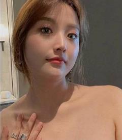 私拍散播的反差婊24小时打粑粑