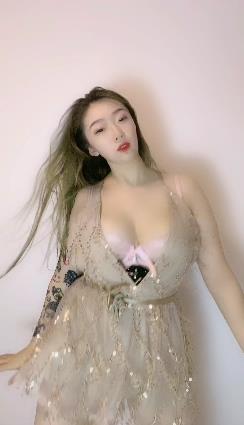 女神主播欣妹的舞动合集