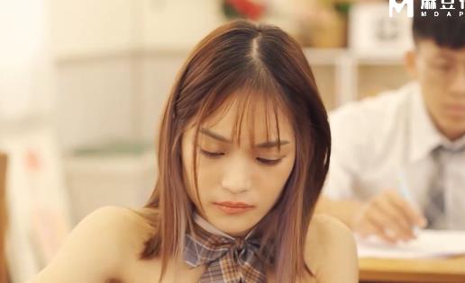 校园Y剧：湾湾出品，10V，9.2G，女主战斗，教室考试，摆摊母女