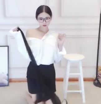 网易cc小恩雅全LL点跳舞自拍视频6V-323M时长3-4分每部