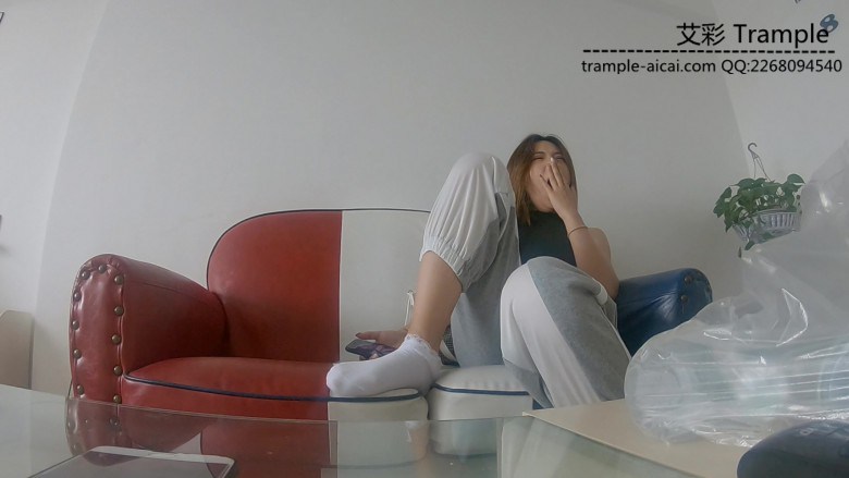 超级女M学姐夏天雪地靴续高清视频20分钟877MB