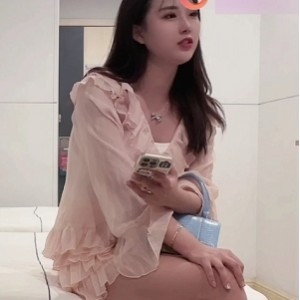 私拍视频：探花精选尤物