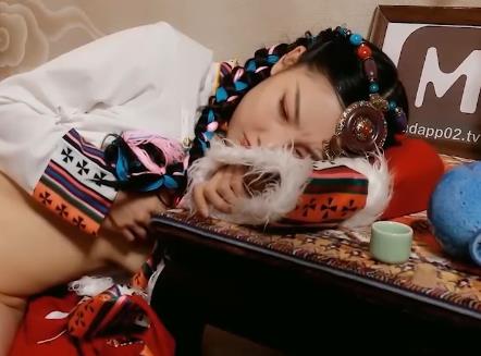 微醺情迷草原：陈可心传媒作品，男主演技惊艳，快来下载观看吧！