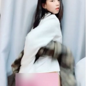 校园美食探店：31v28g夹心糖饼