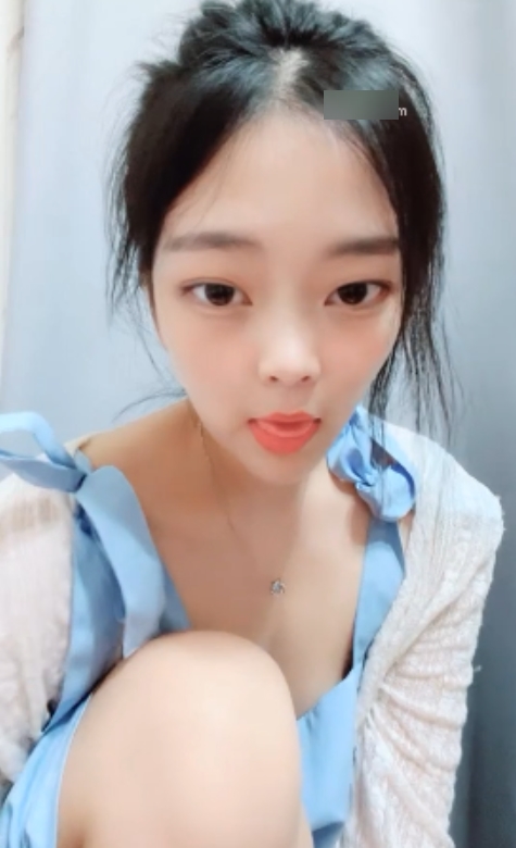 校园美食探店：31v28g夹心糖饼