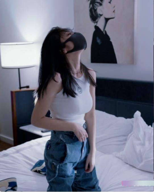 虎牙超人气顶流老网红hongkongdoll（玩偶姐姐）最新散播OF私拍有尺度合集