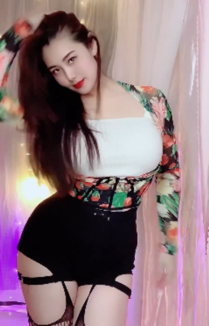 182V-5.4G：百万网红安妮朵朵性感短视频