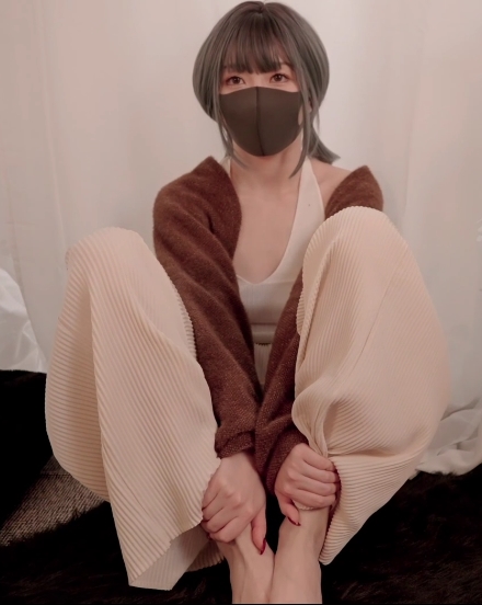 自行打包的顶级女神玩偶姐姐-HongKongDoll年终新作情侣游戏