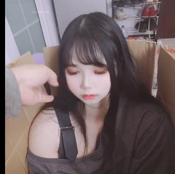 小舞酱TS视频资源：最火4部曲32V-2.5G完整版，短视频精彩肛J用嘴，失效视频补一下下载