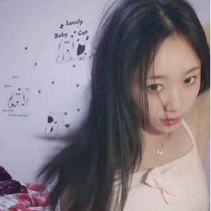 清纯校园女神直播视频，甜美羞涩颜值在线