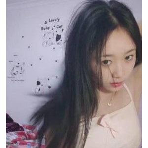 清纯校园女神直播视频，甜美羞涩颜值在线