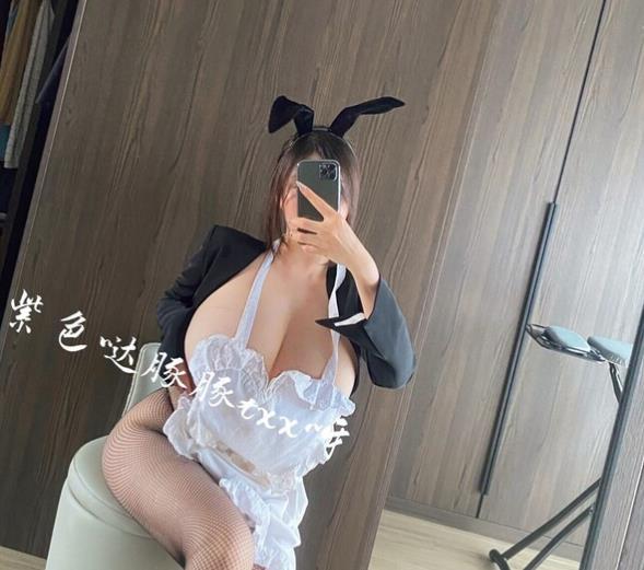 虎牙女神童小芯紫色颜值爆炸作品视频合集下载