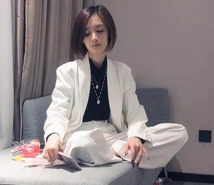 文轩探花与凤楼姐姐：高冷颜值短发妹，连续两个多月被追捧，精选视频观看