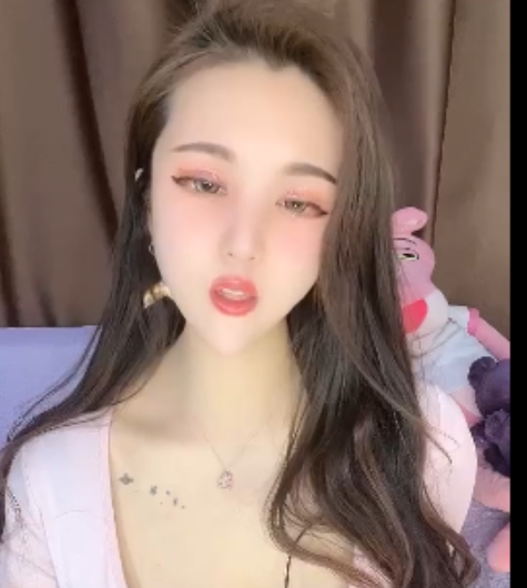 超级大罩杯女神小薇薇安狂甩奶~奇怪玩具出水[4.48GB][10小时]