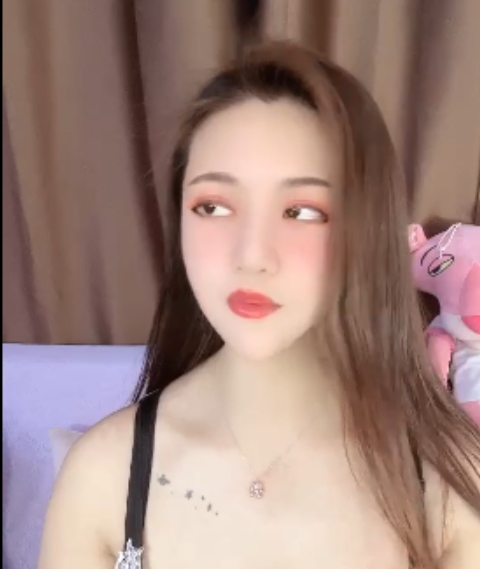 超级大罩杯女神小薇薇安狂甩奶~奇怪玩具出水[4.48GB][10小时]