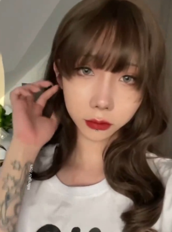 TS知名推特粉丝福利合集：含4视频、1208P画质、2.23G文件大小