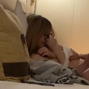 泰迪约妹：颜值身材兼就娆演技出众，露脸作品，下载观看