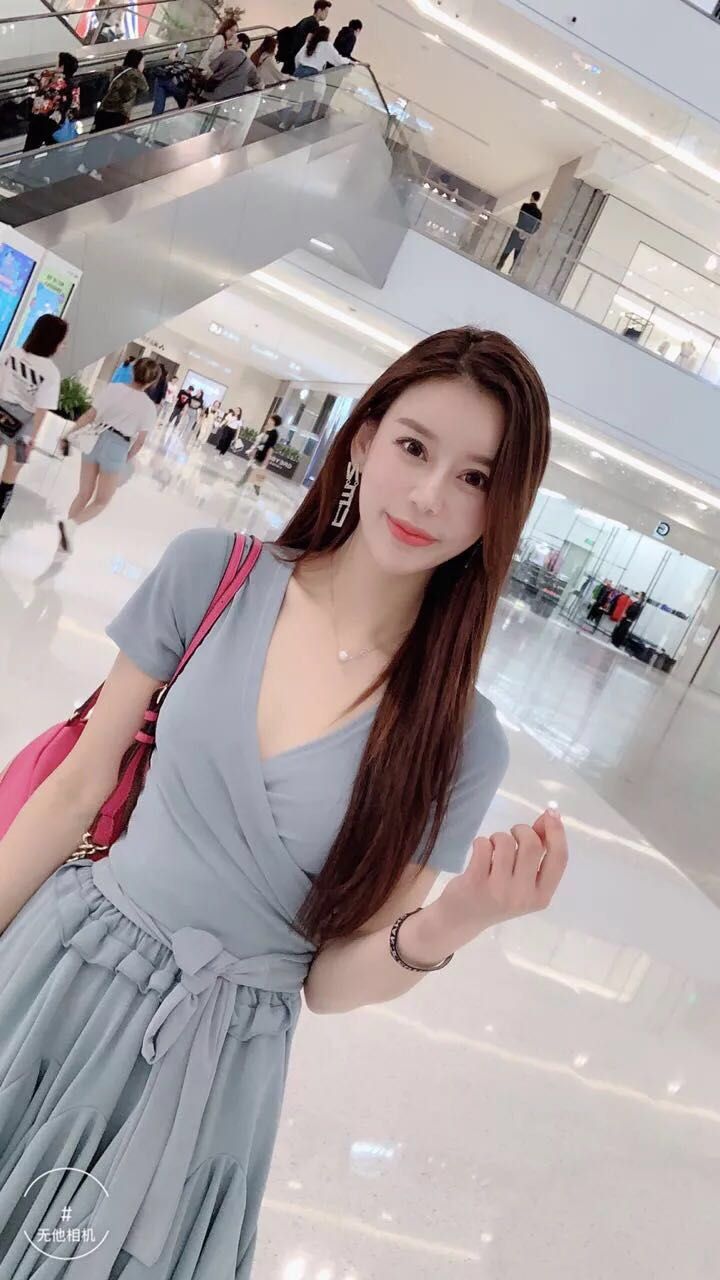 美女自拍视频，身材曼妙，双人互动，云存储资源