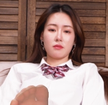 性感美女芝芝展示丝袜脚丫视频1V+5.3G