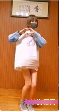 抖音钰儿舍得妹边跳边脱