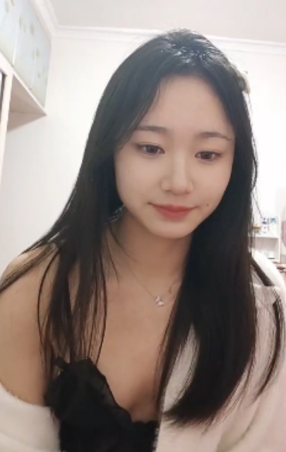 [转载搬运]半糖主播顶点大合集[52V+38.8G][百度盘]-旅行美女的真实生存状态