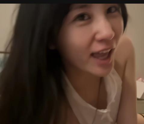 清纯反差婊：11分钟热舞自拍，颜值爆表