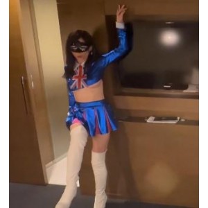 广东熟女蜜雪儿：黑白皮多人游自拍作品，广州出国小狗风采