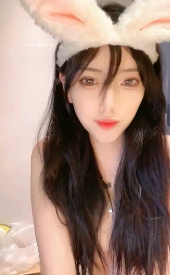 YOSHIKI：女神尤物，5V高清画质，2.70G视频精选