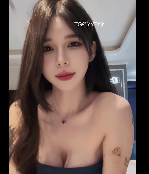 李梦琳自拍合集：66V-52M，网红漏点不漏，真实生活一网打尽