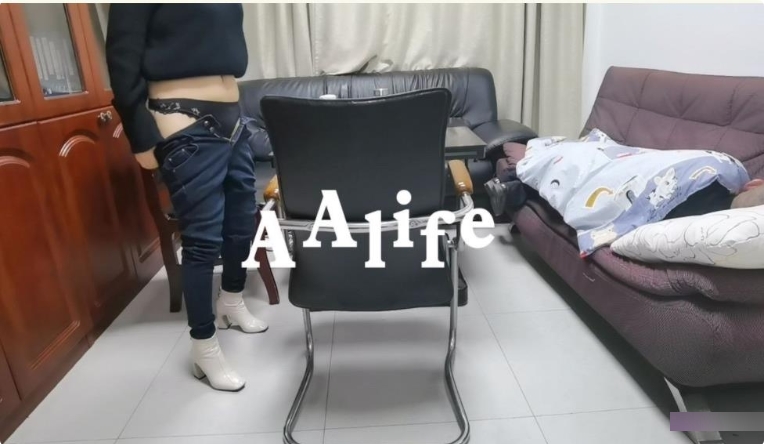 火爆展示成熟女人renqi系列《aalife》最新展示完整合集308P-1v-723M百度云